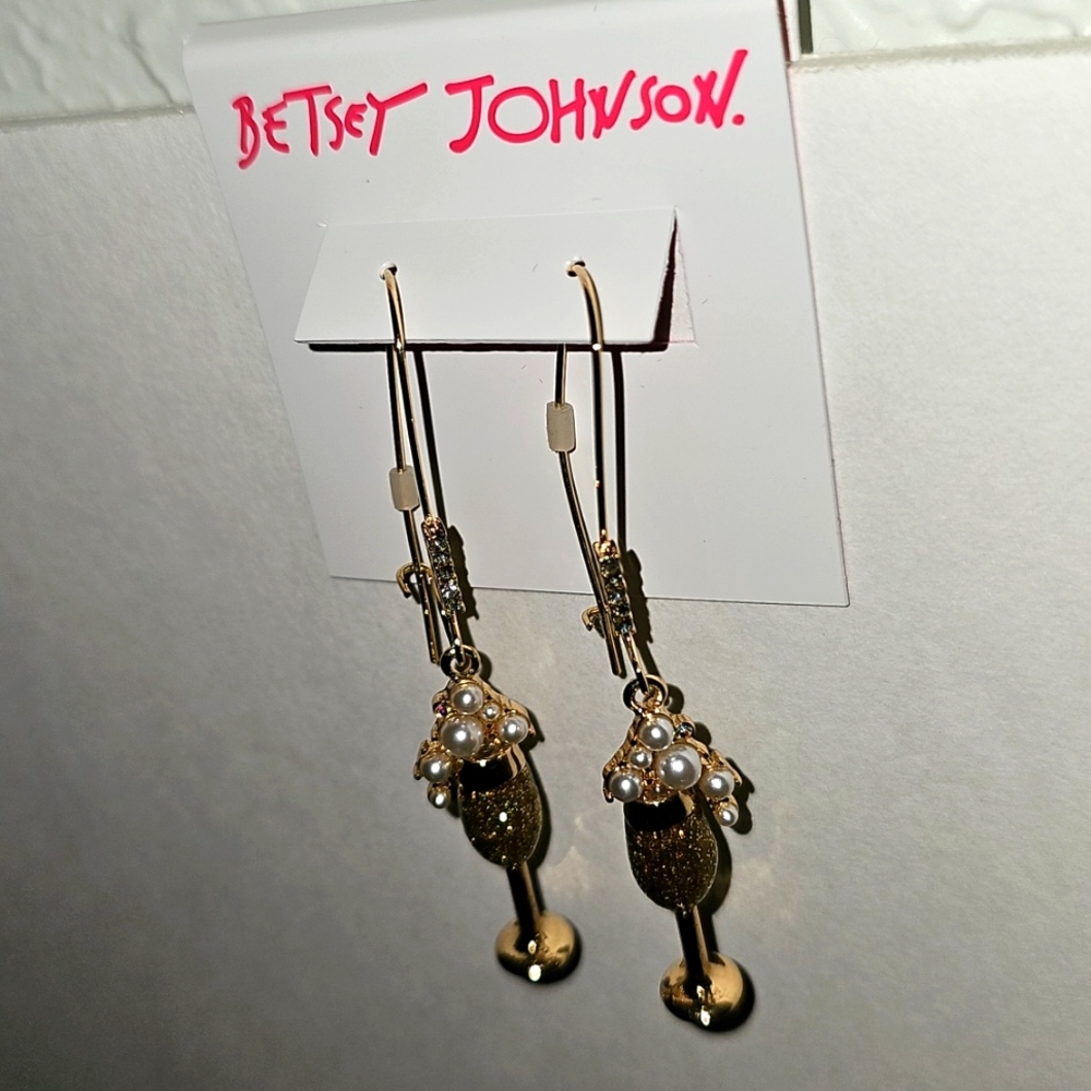Betsey Johnson Champagne Dangle Earrings - Picture 14 of 16